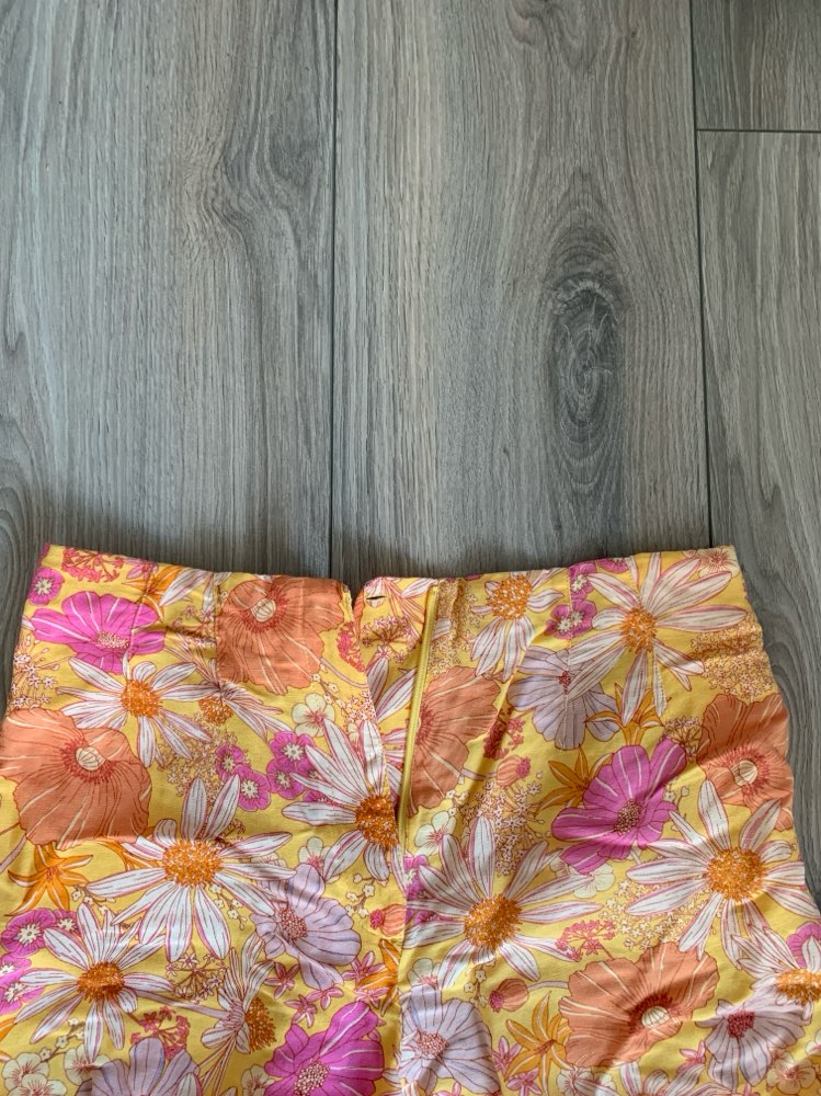 Blomstrete H&M shorts str 44
