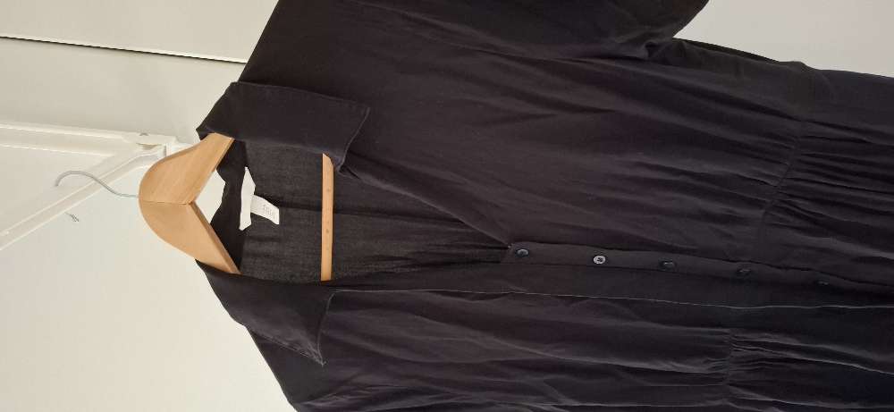 H&M st. M skyrtukjóll svartur