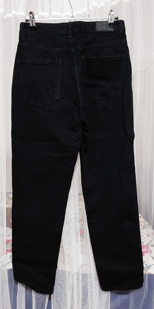 Mustat farkut koko 34