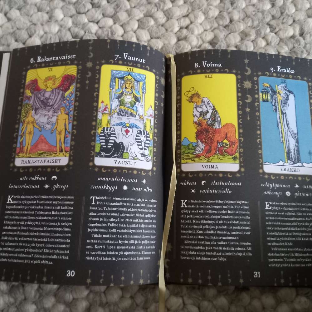 UUSI! Tarot-opas aloittelijoille