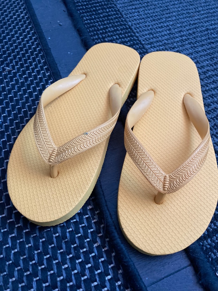 Keltainen sandaalit 