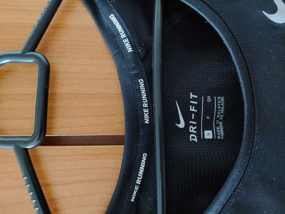 Nike dri-fit bolur str small