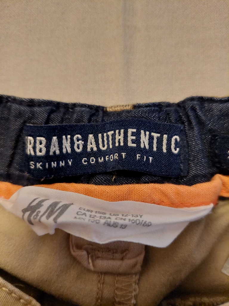 Brúnar buxur 158