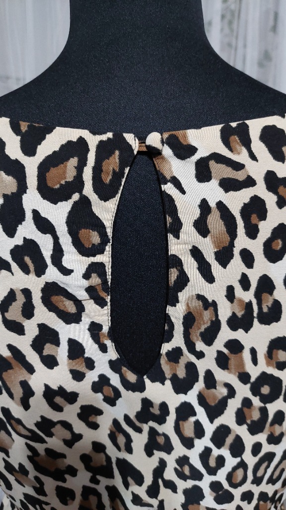 Leopardikuvionen mekko S