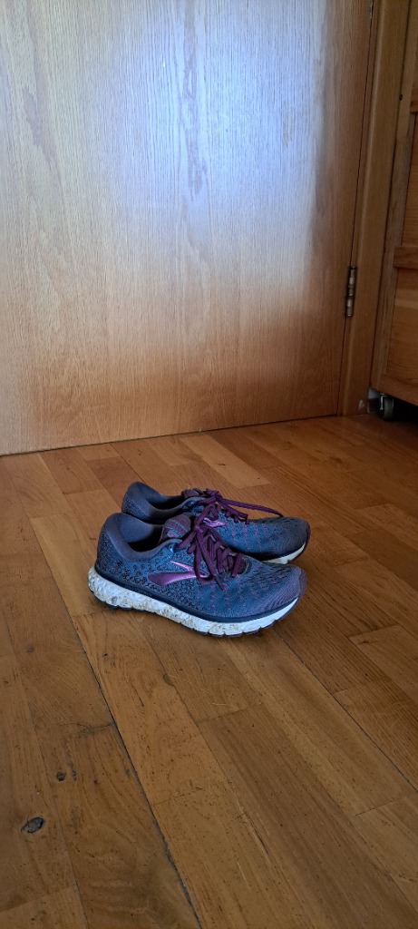 Brooks stærð 36,5 