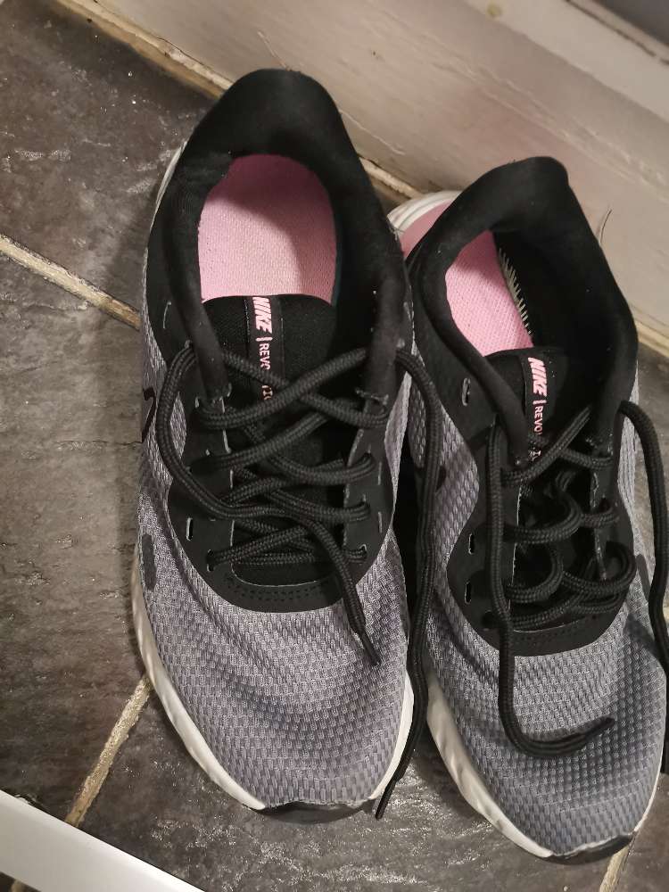 Nike 38