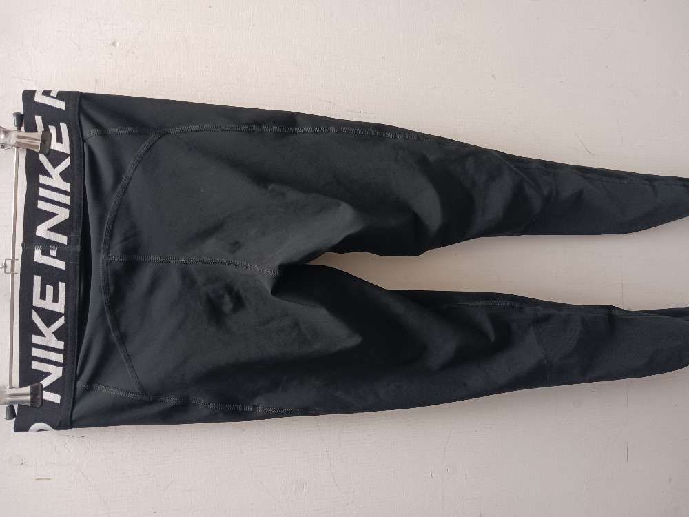 Nike mustat trikoot S