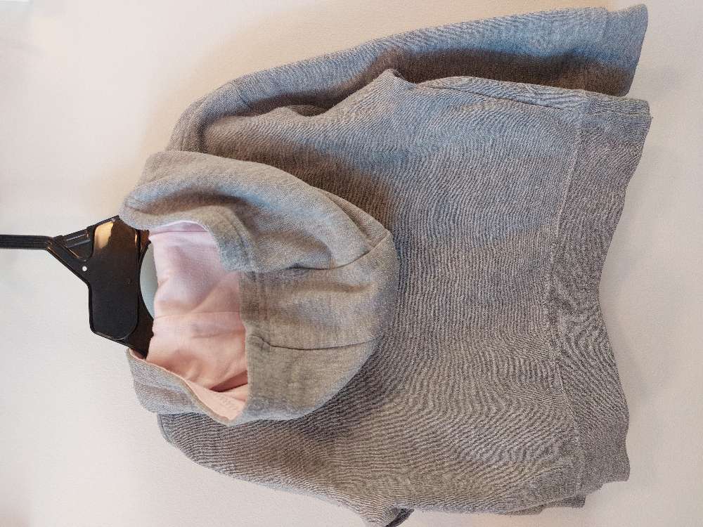 Hettupeysa st 86 grá m/love