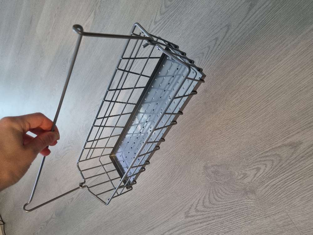 Metallinen säilytyskori ja ritilä