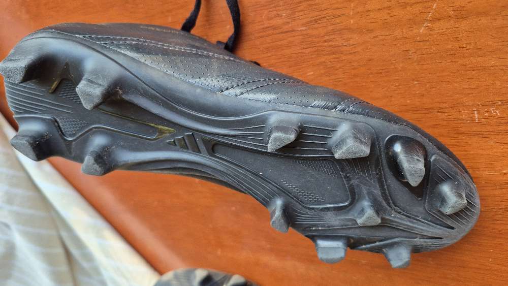 Predator adidas jalkapallok. Koko 40