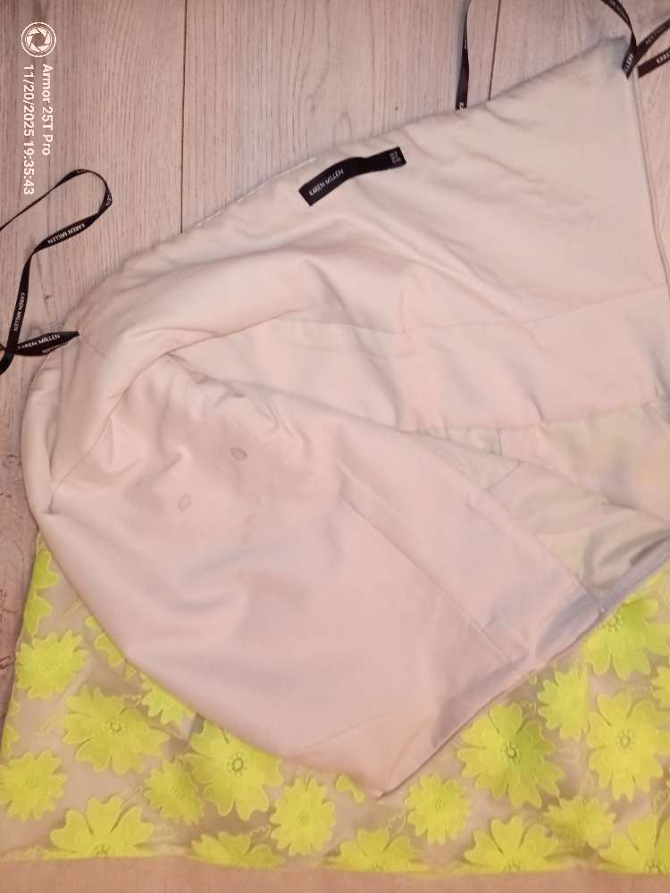 Karen Millen kjóll. US 8 EU 40