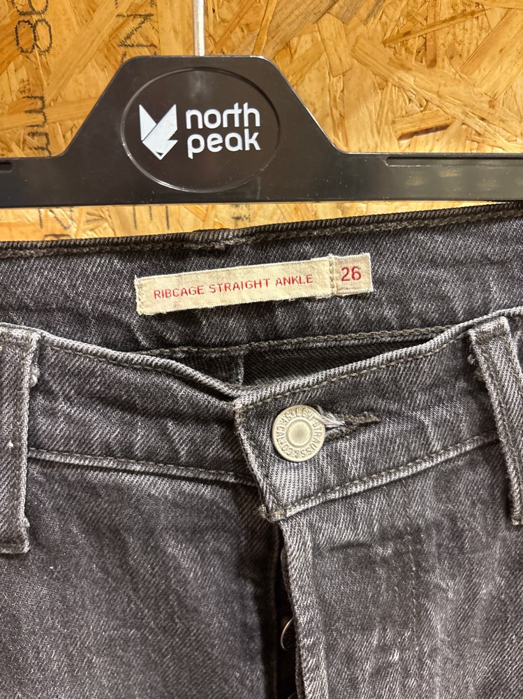 Levi’s Ribcage Straight Ankle str 26