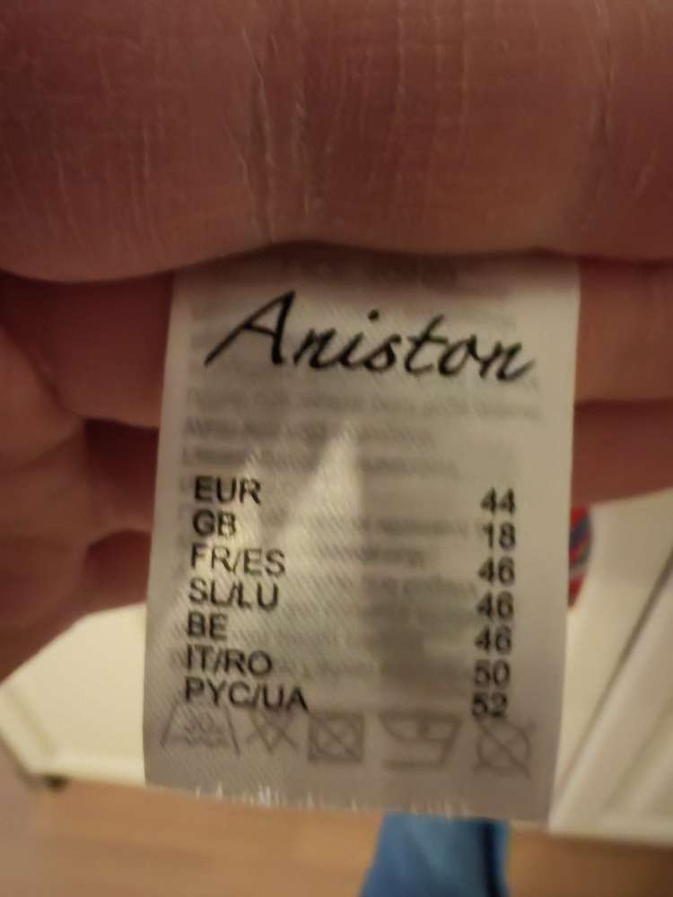 Kukkakuvioinen mekko