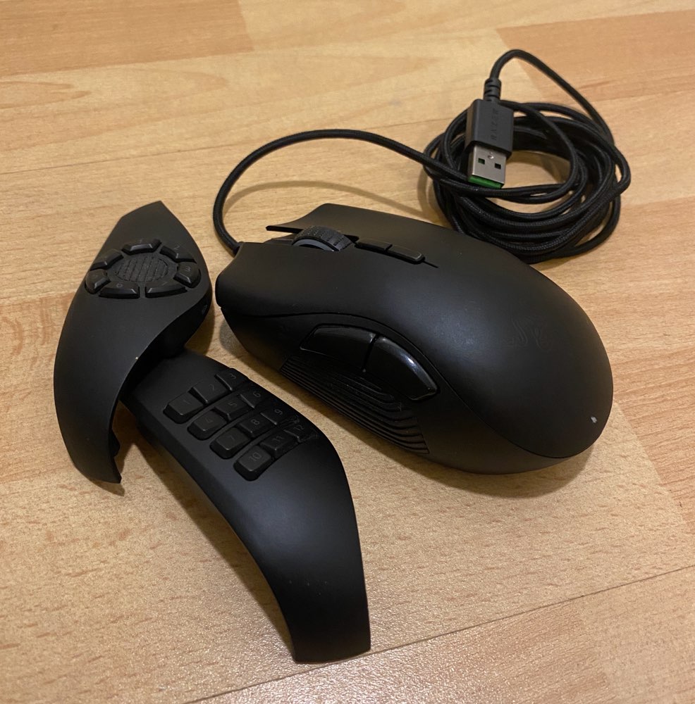 Pelihiiri Razer Naga trinity