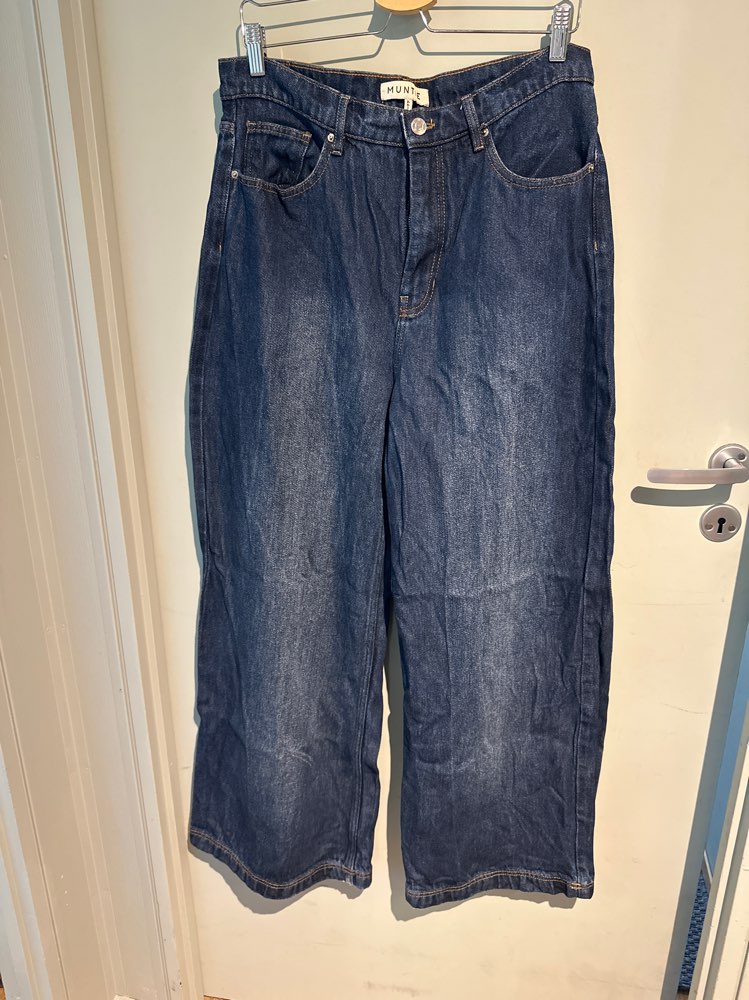 Munte jeans str 44 MÅ prøves :)