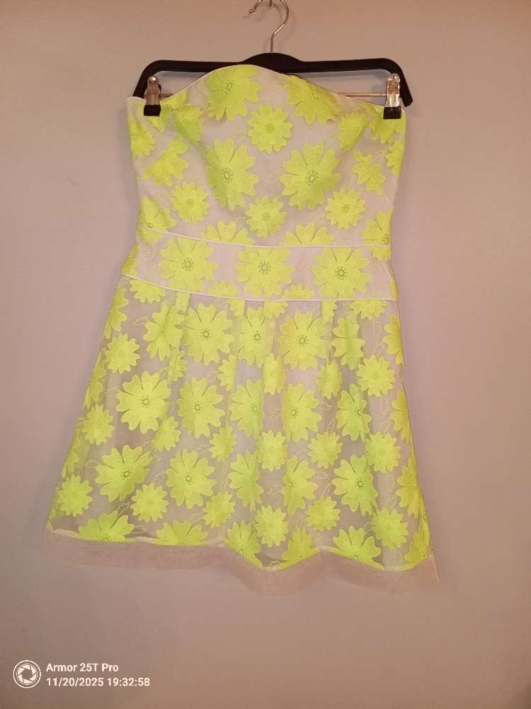 Karen Millen kjóll. US 8 EU 40