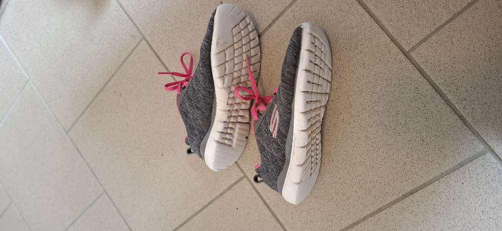 Skechers st. 36 gráir bleikir