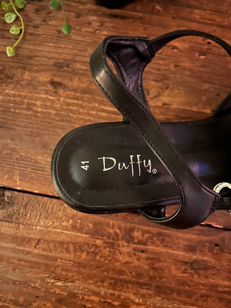 Ubrukte sandaler, str 41