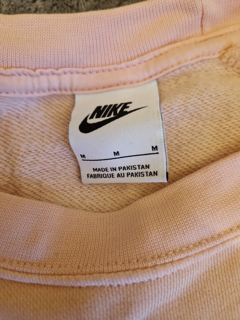 Nike bleik peysa Medium 