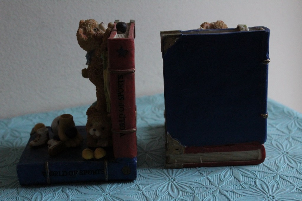 2 boekensteunen beer