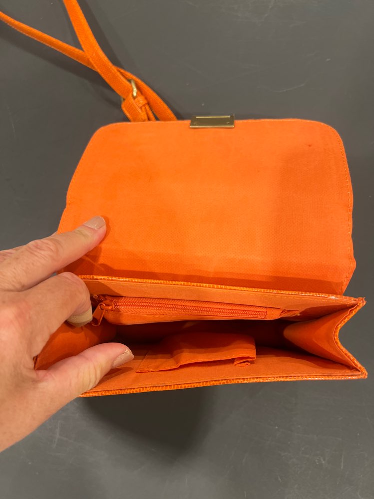Oransje veske fra Lindex