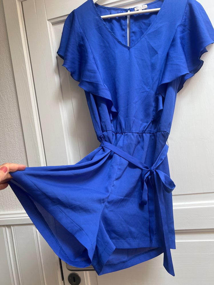 A: «Buksedress» str 36