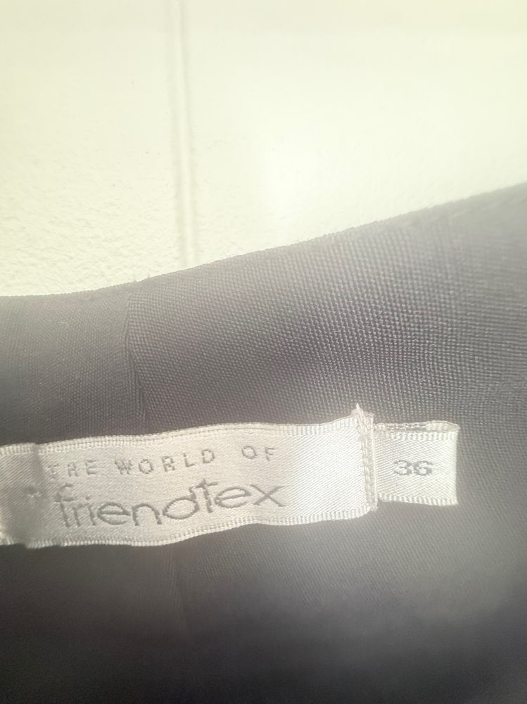 Góðar svartar buxur - ca 38