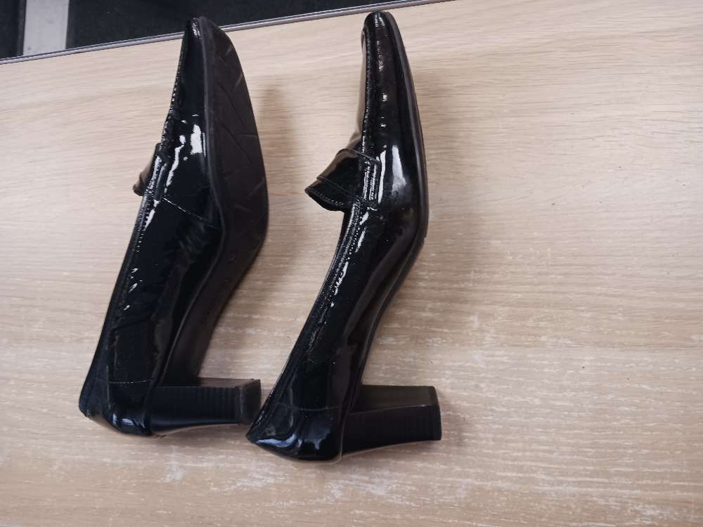 Global mustat korot 41