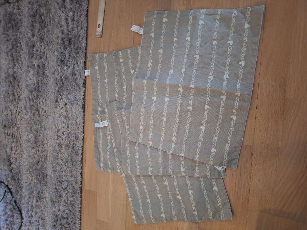 Pöytä tabletit (4kpl)