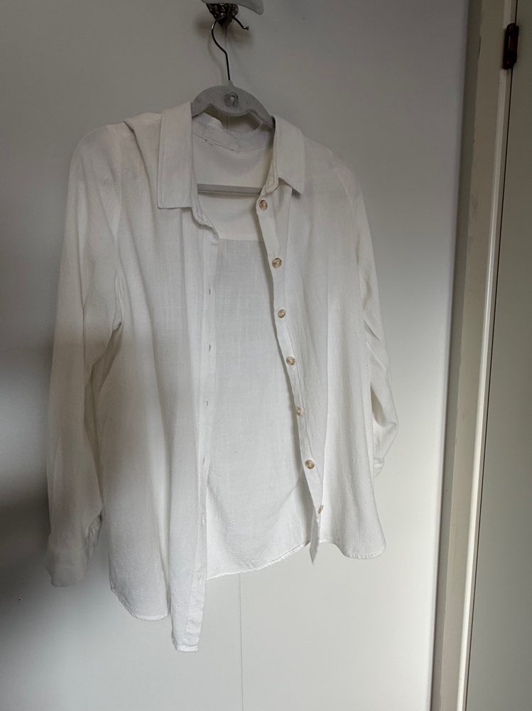 Hvít síð skyrta XL þykkt efni