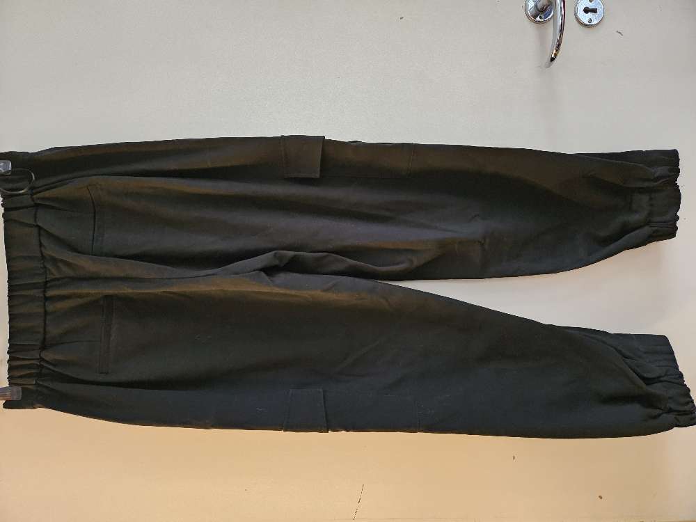 VILA käyttämättömät reisitaskuhousut 38