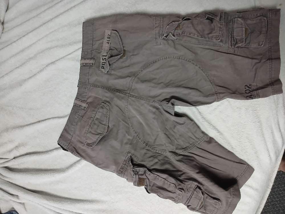 Harmaat reisitaskushortsit. XL