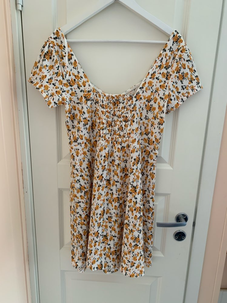 Pull & Bear blomstrete kjole Str XL