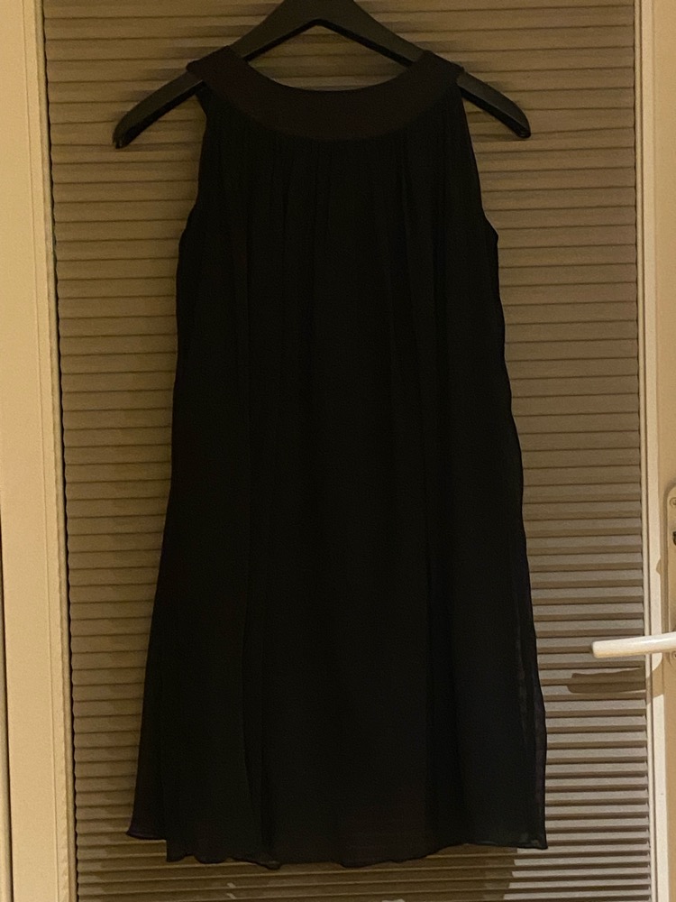 Svart kort selskapskjole Lene V str 36