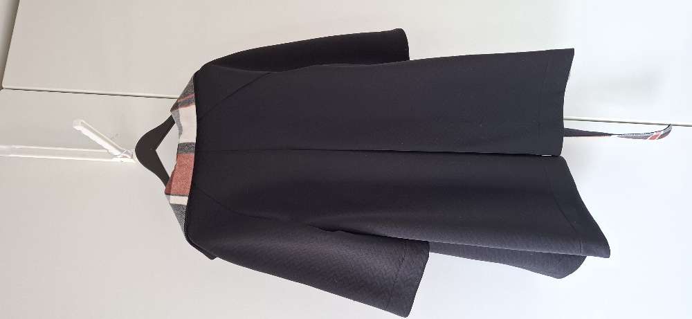 Volcano st. S kápa svört/köflótt