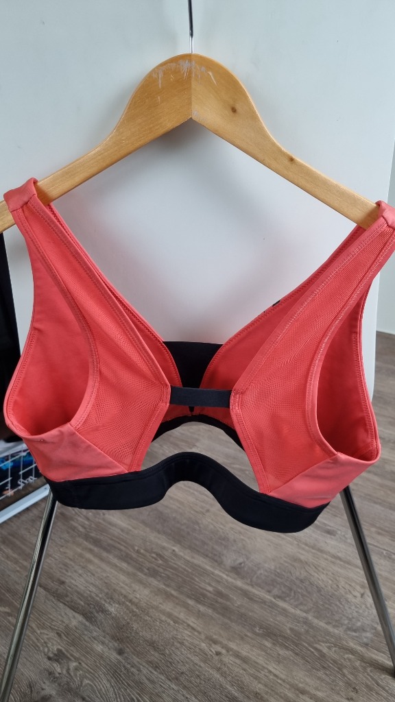 Nike sport bra. Size M