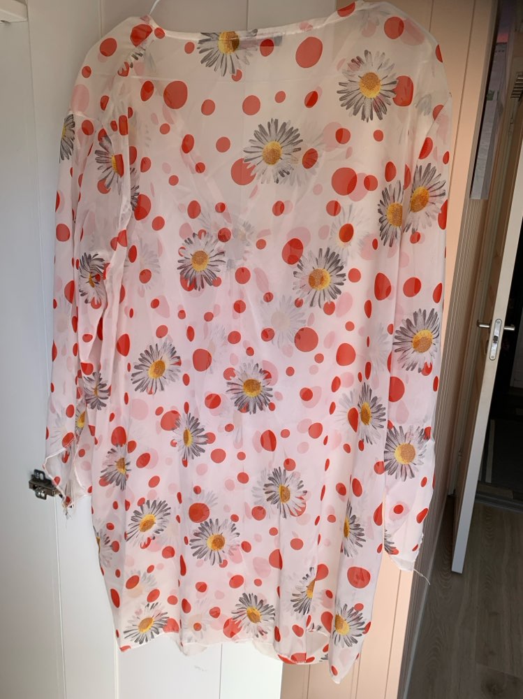 Strandkjole med coral ringer