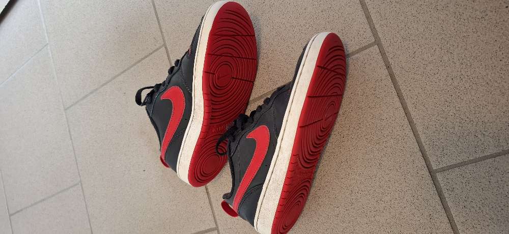 Nike st. 36,5 rauðir/svartir