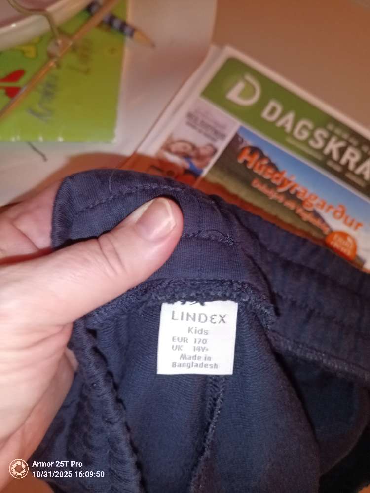 Stuttbuxur. Lindex. St 170