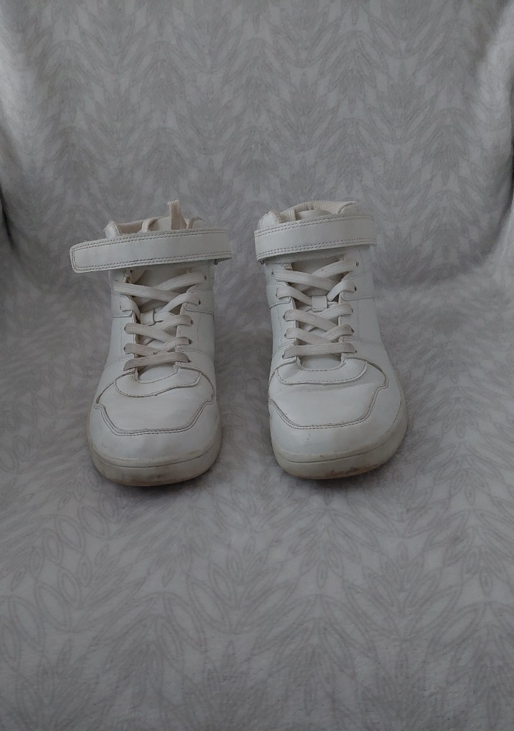 Naisten valkoiset tennarit koko 39