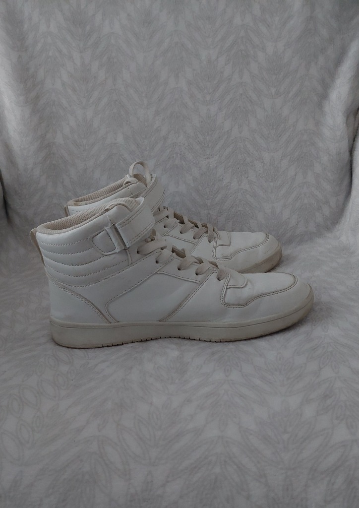 Naisten valkoiset tennarit koko 39