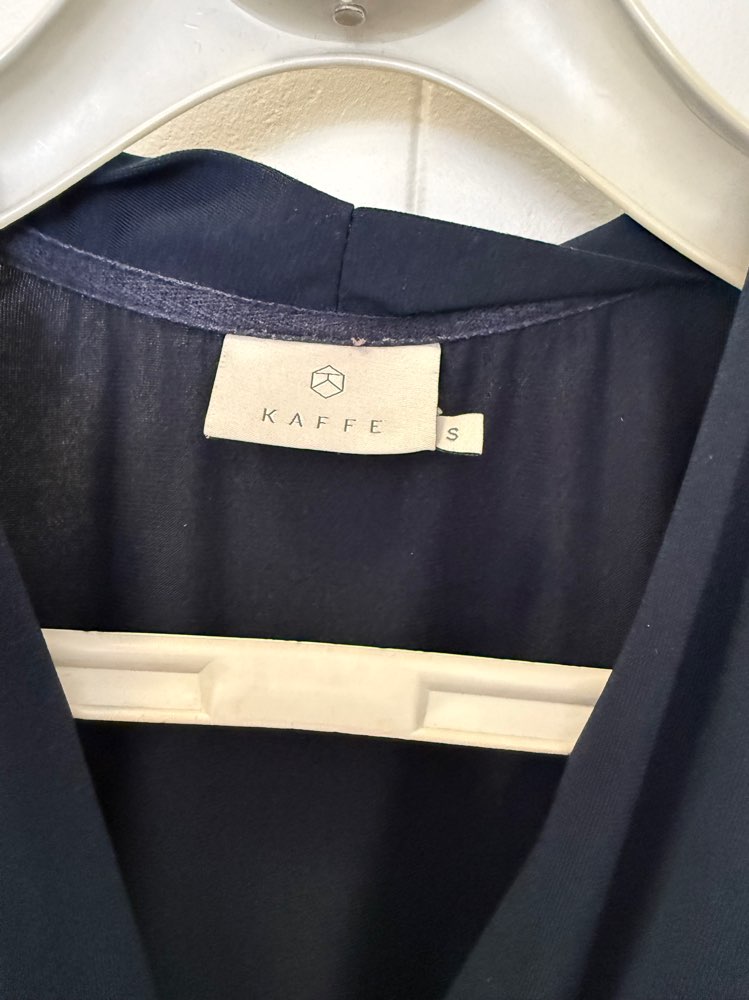 KAFFE kjóll passar M-XL