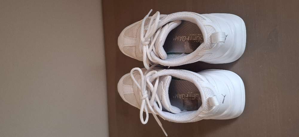 Puma st. 37 hvítir strigaskór