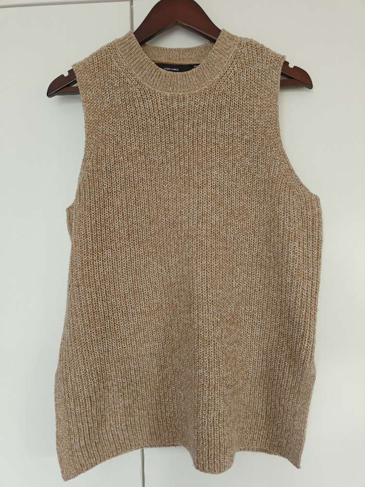 Vero Moda beige neck vest M