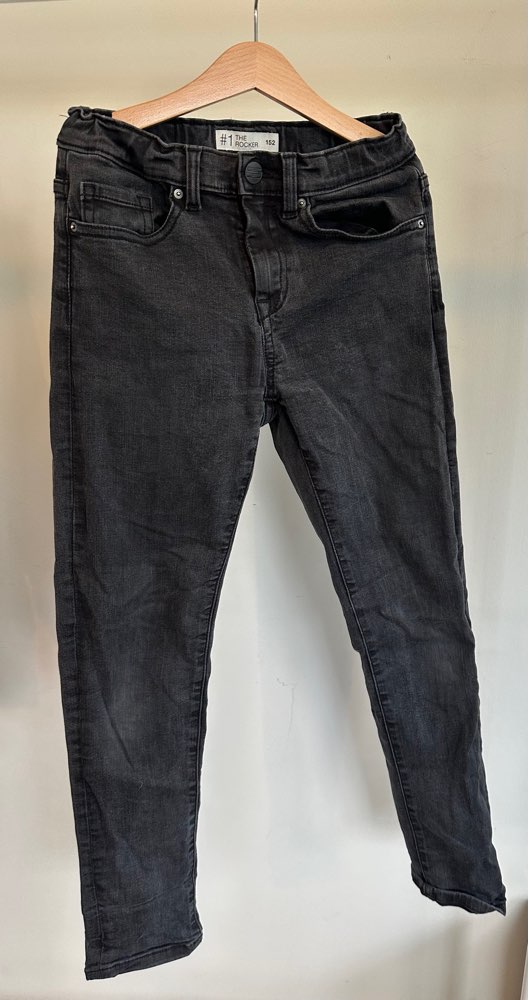 Sort jeans str 152