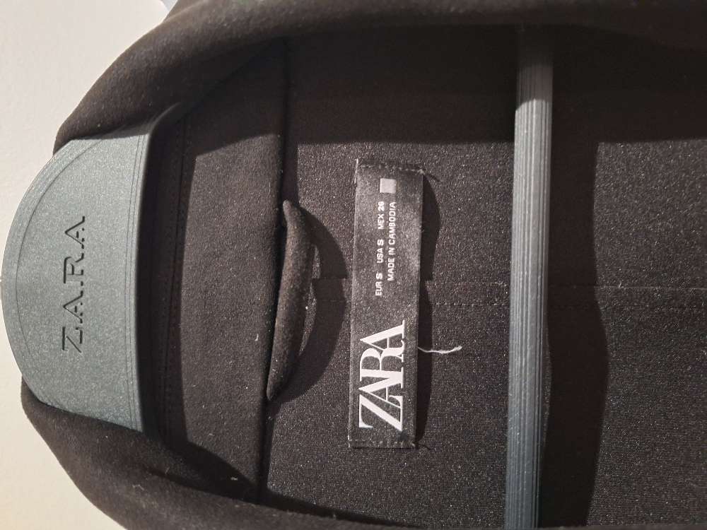 Jakki svartur roskinn zara s