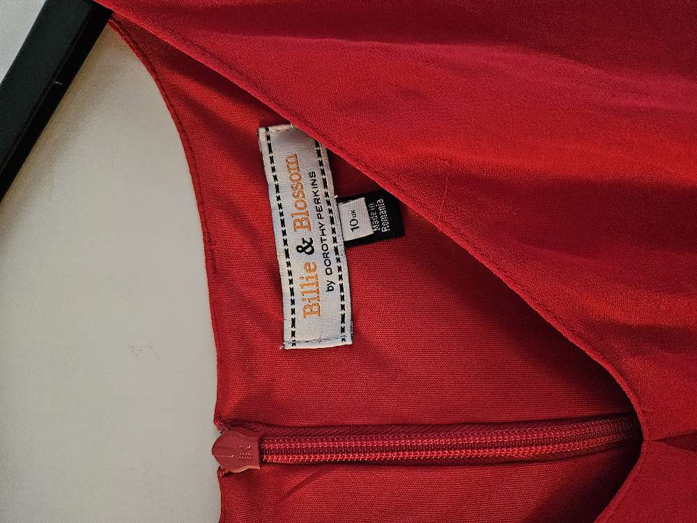 Mekko punainen koko 38  Bille & Blossom