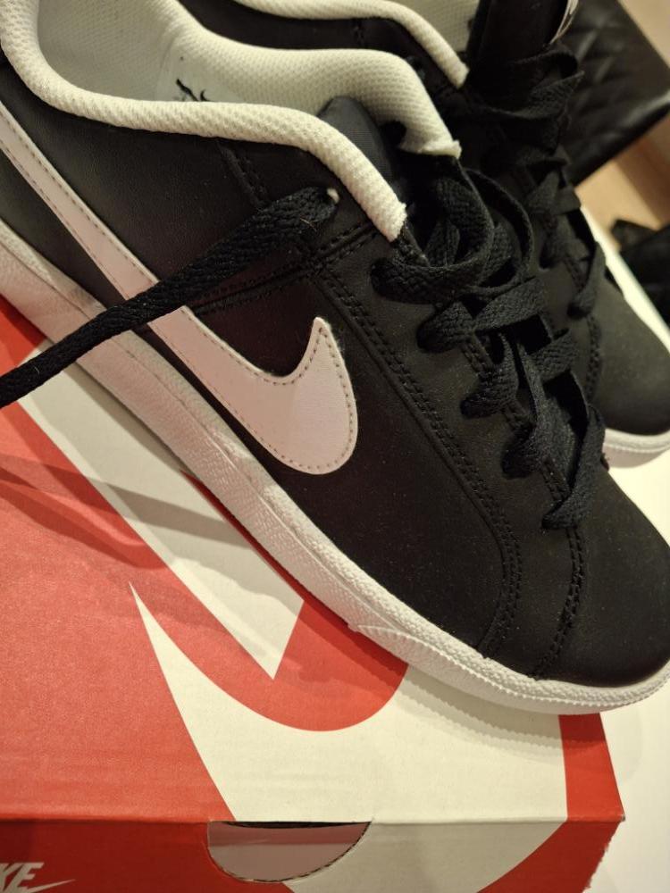 Nike skór ónotaðir stærð 41