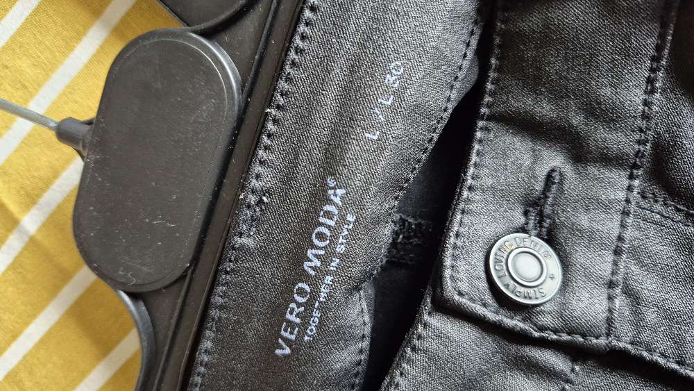 VeroModa musta housut koko L 30