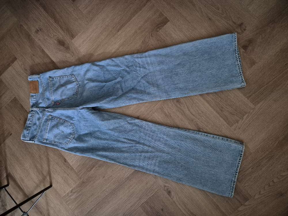 Levi's siniset farkut 27